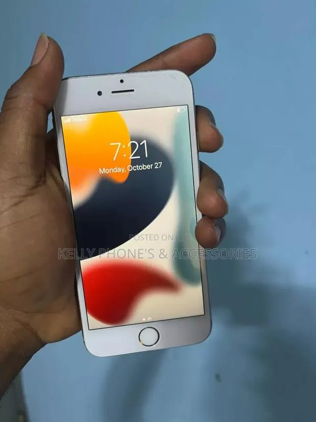 Apple iPhone 6s 64 GB Silver · Photo 1