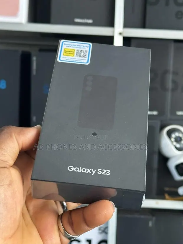 New Samsung Galaxy S23 256 GB Gold · Photo 1