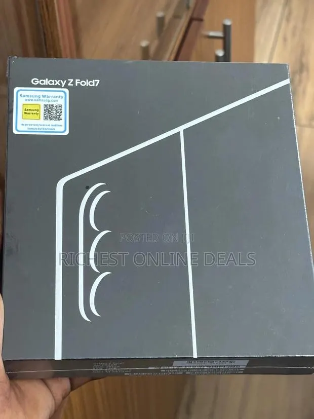 New Samsung Galaxy Z Fold7 256 GB Blue · Photo 1