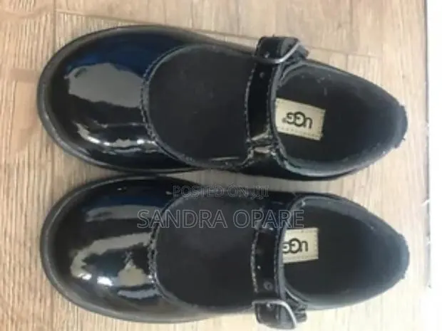 Genuine Ugg Infant Girls Black Shoe. · Photo 1
