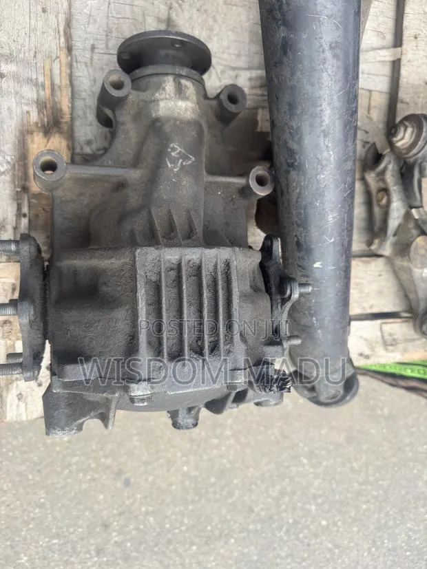 Center Axle Toyota Fish · Photo 1