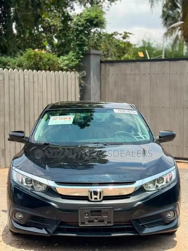 Honda Civic EX-T Sedan 2018 Black · Photo 1