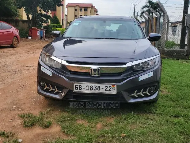 Sleek Honda Civic for Rent · Photo 1