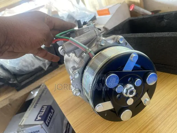 Brand New Hoda Cr-v AC Compressor Motor · Photo 1
