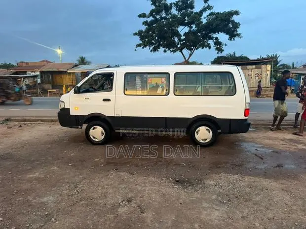 Kia Pregio 2006 White · Photo 1