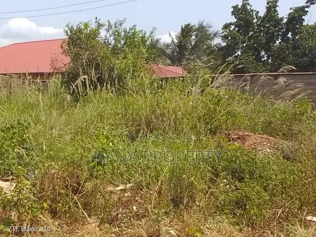 One Plot of Land for Sale Located at Oyibi Saasabi Junction · Photo 1