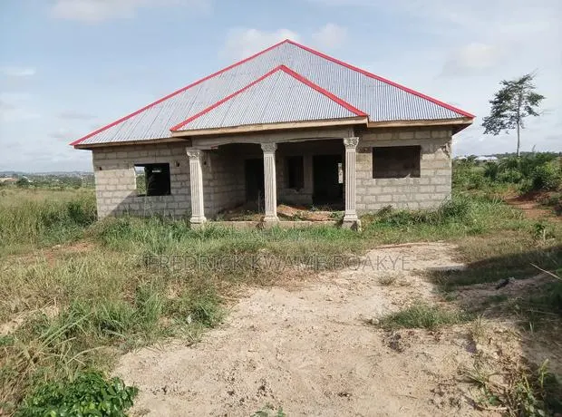 3bdrm House in Brother K Estate, Kumasi Metropolitan for Sale · Photo 1