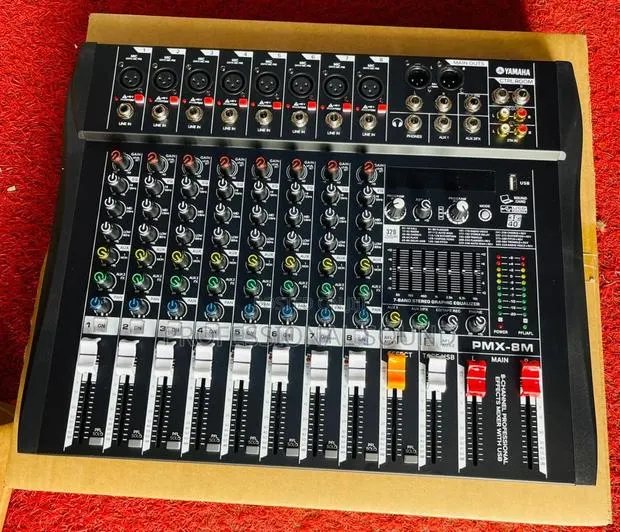 8-Channel Professional Yamaha Audio Mixing Console · Photo 1