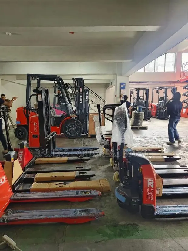 Manual Hand Pallet Trucks/Jerk Available · Photo 1