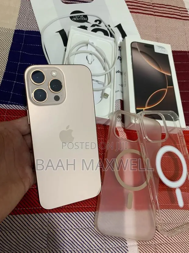 Apple iPhone 16 Pro Max 512 GB Gold · Photo 1