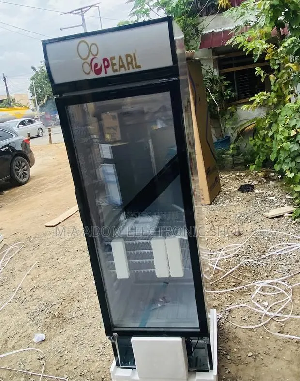Shop Classic Pearl PVC 424-2b 1 Door Display Fridge · Photo 1