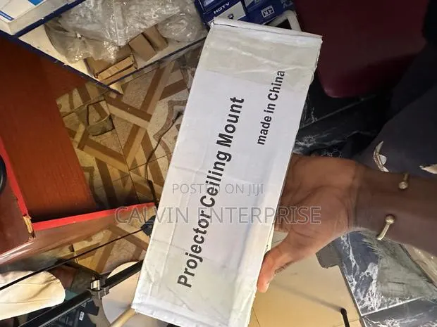 Projector Celling Mount · Photo 1