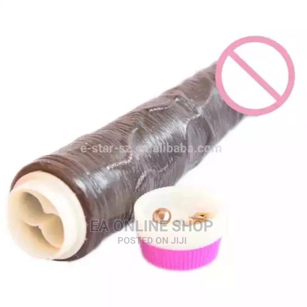 Vibrating Penis Dildo · Photo 1