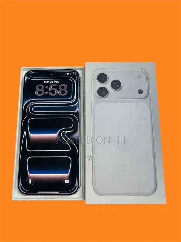 Apple iPhone 17 Pro Max 256 GB Silver · Photo 1
