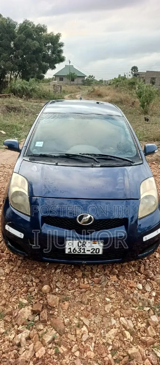 Toyota Vitz 1.0 FWD 5dr 2010 Blue · Photo 1