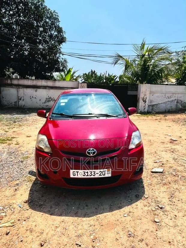 Toyota Yaris 2010 Red · Photo 1