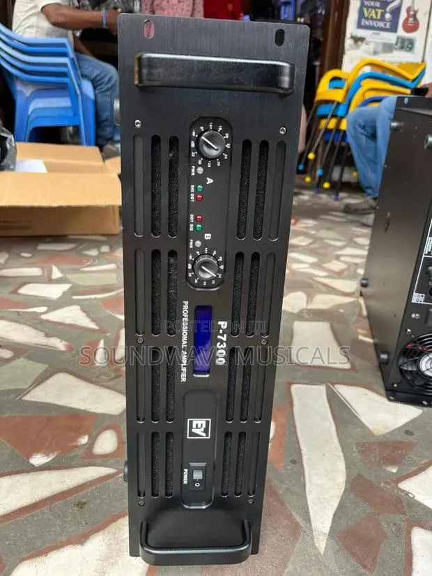 Ev P-9300 Professional Amplifier · Photo 1