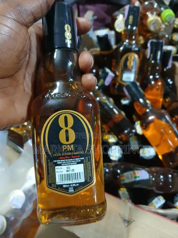 8 Pm Grain Blended Whiskey 180ml · Photo 1