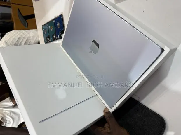 Laptop Apple MacBook Air 2025 M4 16GB Apple M4 SSHD+SSD 256GB · Photo 1
