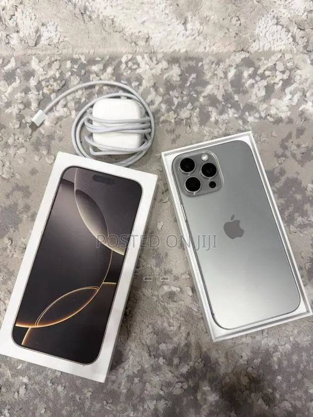 Apple iPhone 16 Pro Max 512 GB Silver · Photo 1