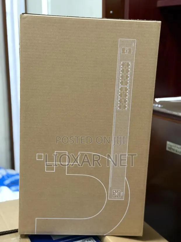 Ubiquiti Usw-16-Poe 16-Port Switch · Photo 1