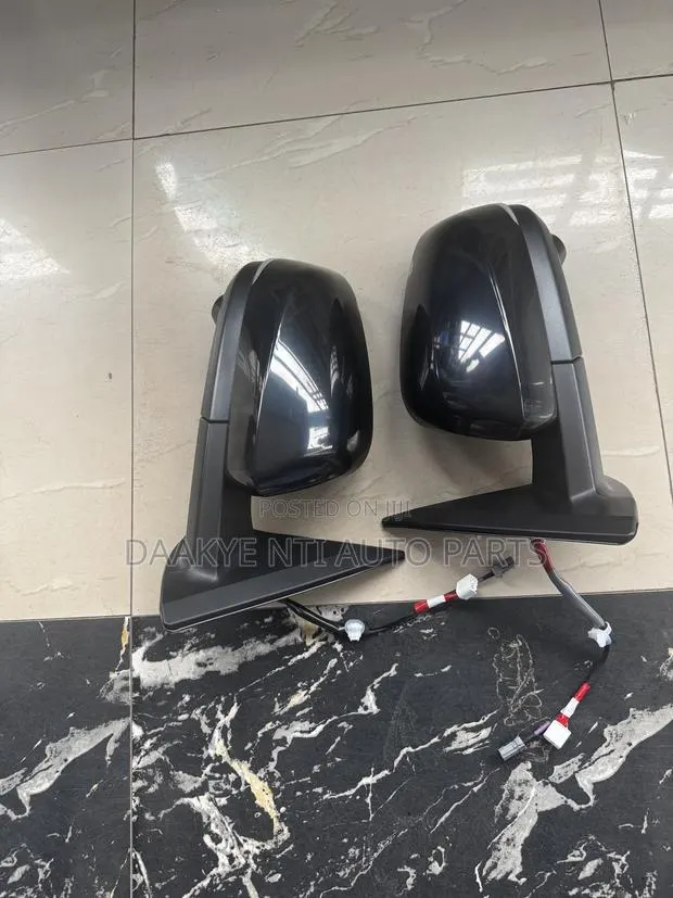 Toyota Tacoma 2025-2026 Side Mirror Pair With Camera · Photo 1