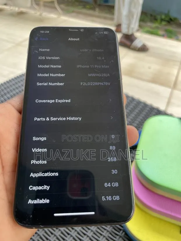 Apple iPhone 11 Pro Max 64 GB Gold · Photo 1
