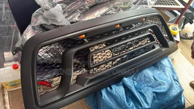Dodge Ram 2016,2017,2018,2019 Front Shells/Grille · Photo 1