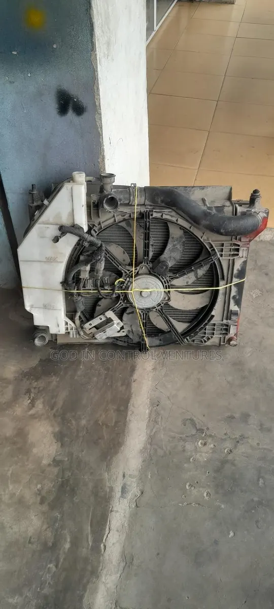 Nissan Sentra 2012 Watertank and Condenser Complete · Photo 1