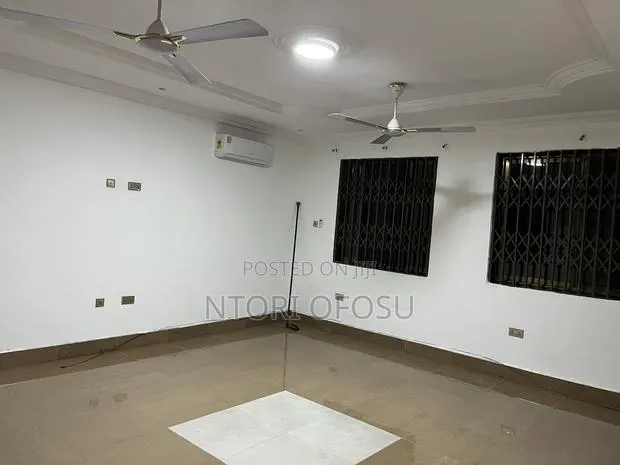 2bdrm Block of Flats in Papao for rent · Photo 1