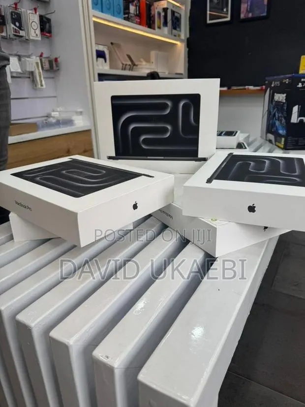 New Laptop Apple MacBook Pro 2025 M5 16GB Apple M5 Pro SSD 1T · Photo 1