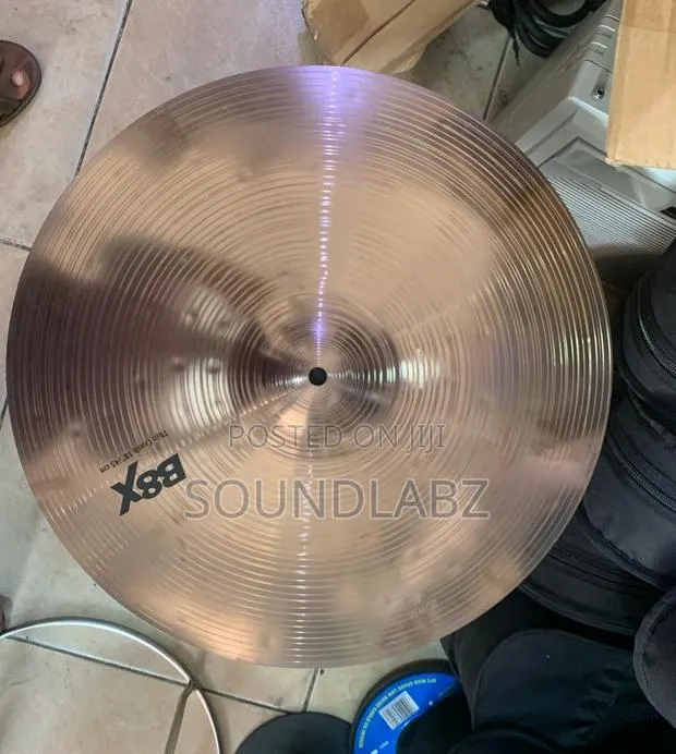 Sabian 18" B8x Thin Crash Cymbal · Photo 1