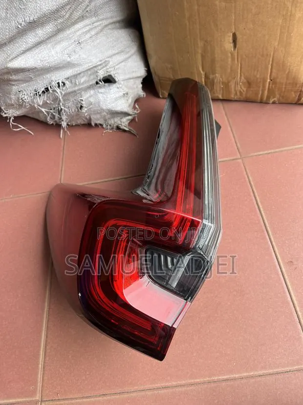 Honda CRV 2020 to 2022 Tail Light. · Photo 1