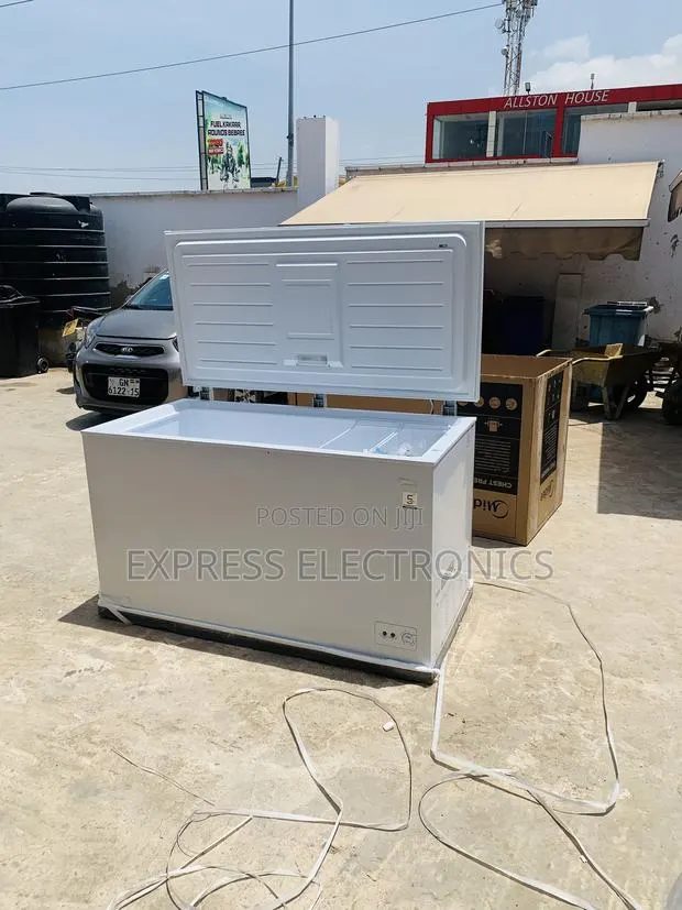 Leas Expensive Chest White Single Door Freezer 418l Midea · Photo 1