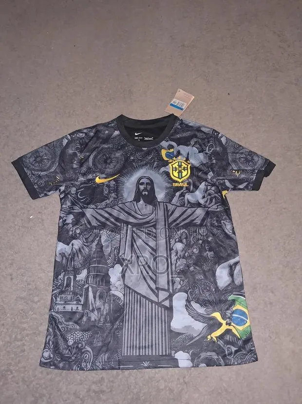 Brazil Football Shirt · Photo 1
