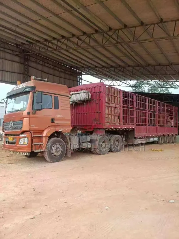 Heavy-Duty, High-Sided Truck Transportation Services · Photo 1