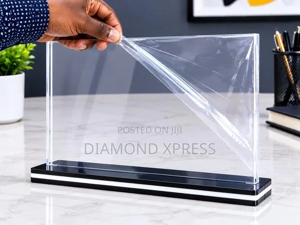 Premium Acrylic Display Stand – Clear Acrylic With Black Base · Photo 1