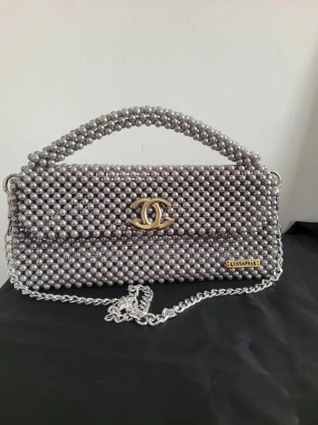 Classic Beaded Bag · Photo 1