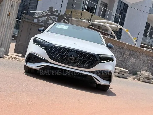 New Mercedes-Benz E350 2024 White · Photo 1