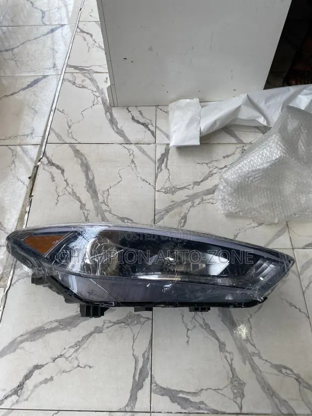 Hyundai Tucson 2016-2017-2018 Headlight · Photo 1