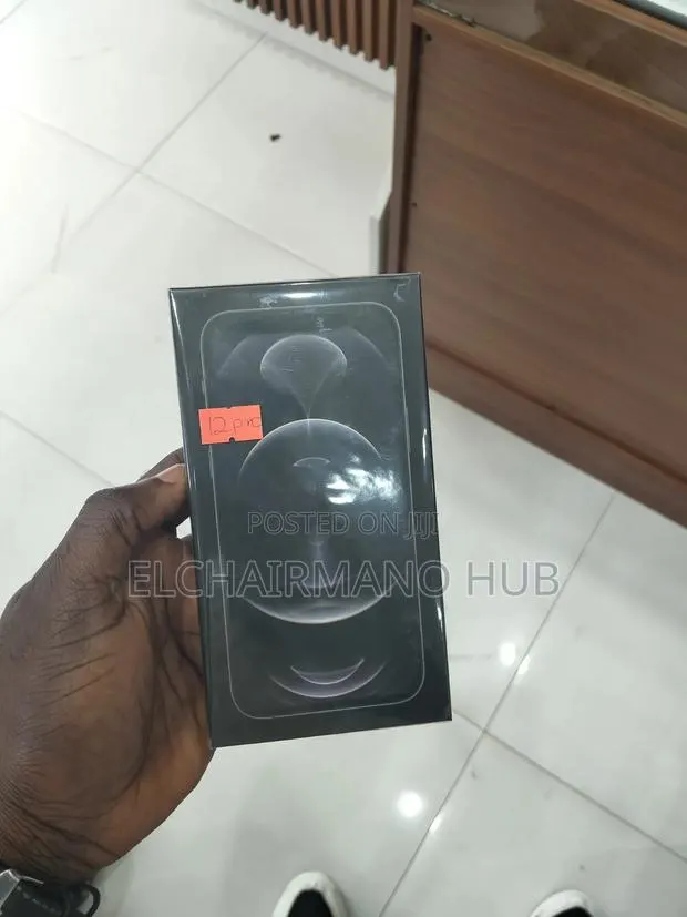 New Apple iPhone 12 Pro 128 GB Black · Photo 1