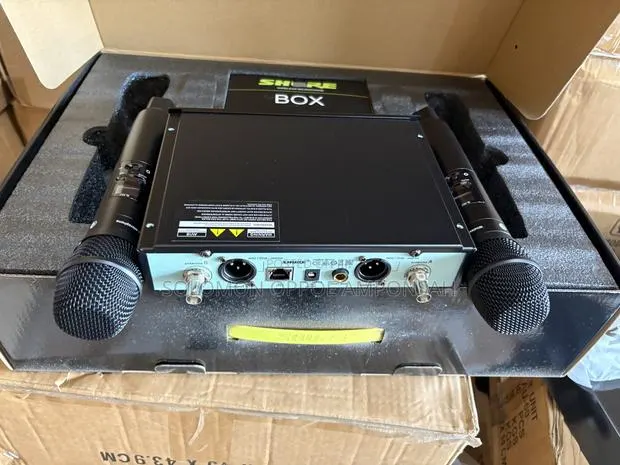 Shure SLX-D 2 In1Digital Wireless Microphone System · Photo 1