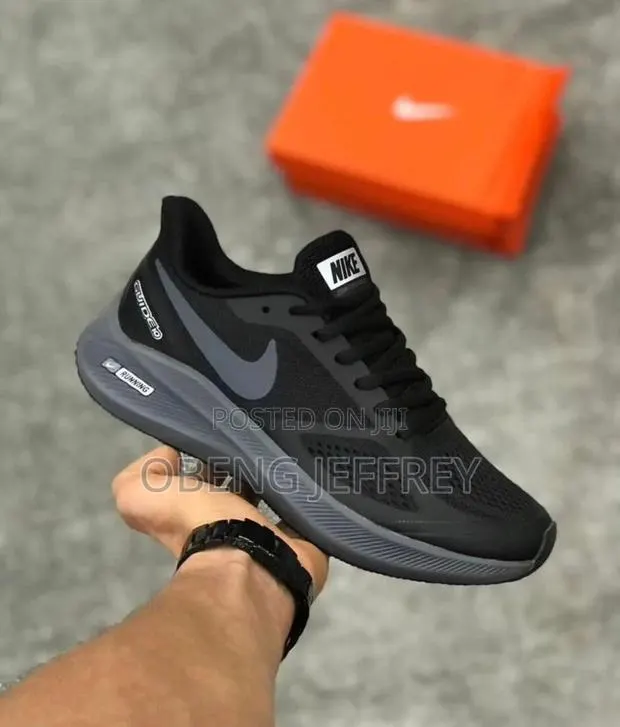 Original Nike Runner Black, Sole Gray · Photo 2