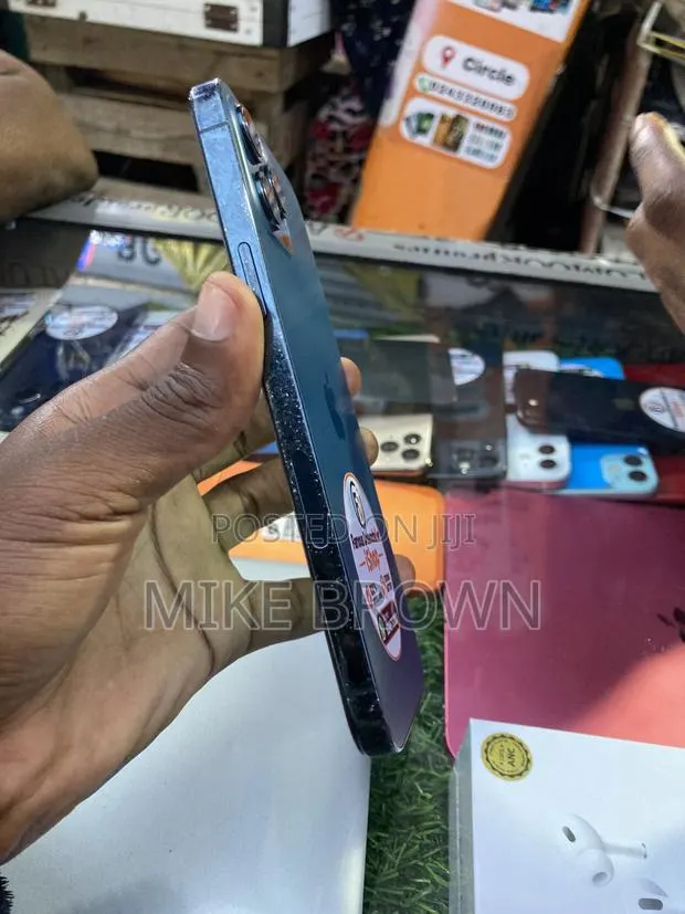 Apple iPhone 12 Pro Max 256 GB Blue · Photo 1