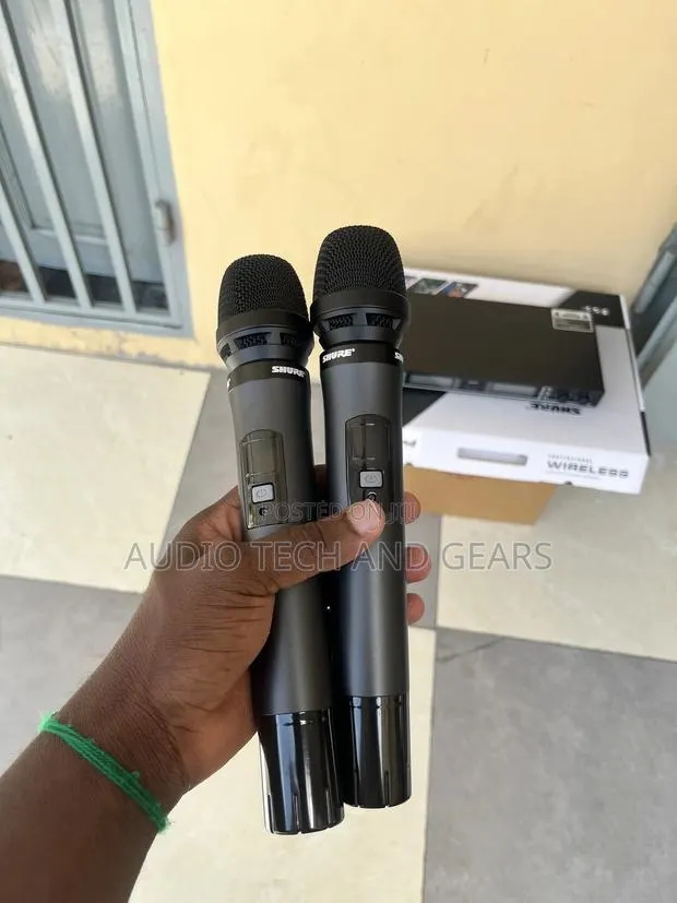 Shure Wireless Uhf Microphone (Ur8s) · Photo 1