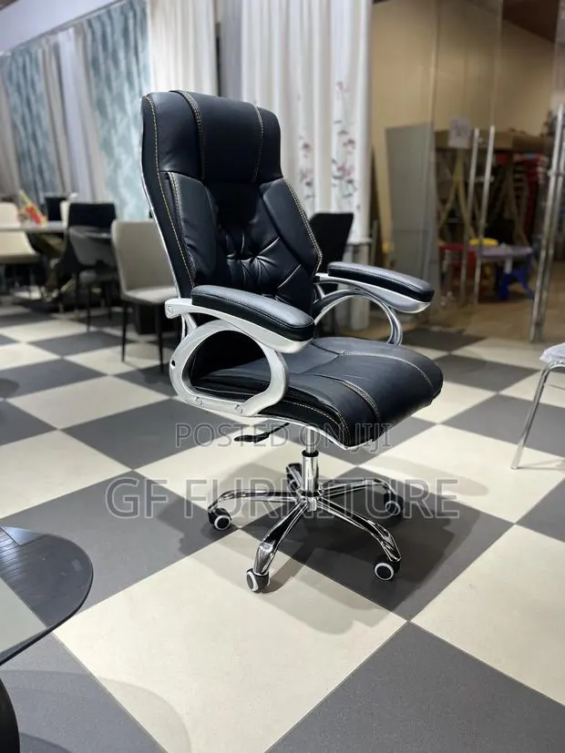 Black Executive Office Chair · Photo 1