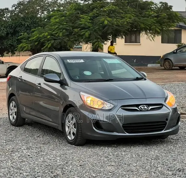 Hyundai Accent 2017 Gray · Photo 1