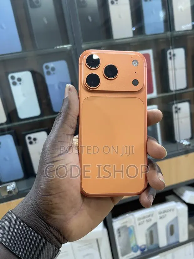 Apple iPhone 17 Pro 256 GB Orange · Photo 1