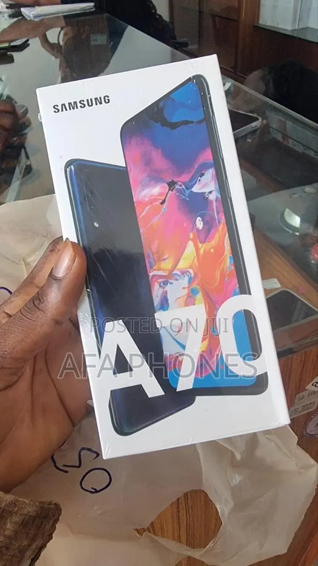 New Samsung Galaxy A70 128 GB Black · Photo 1