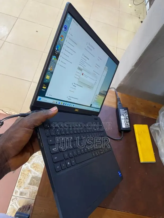 Laptop Dell Latitude 3520 8GB Intel Core i5 SSD 256GB · Photo 1